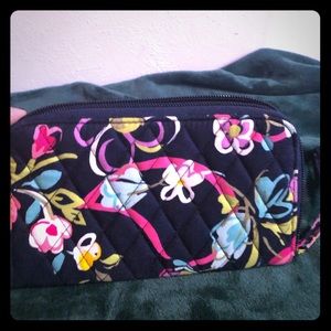 NWOT  Vera Bradley Ribbons print zip wallet